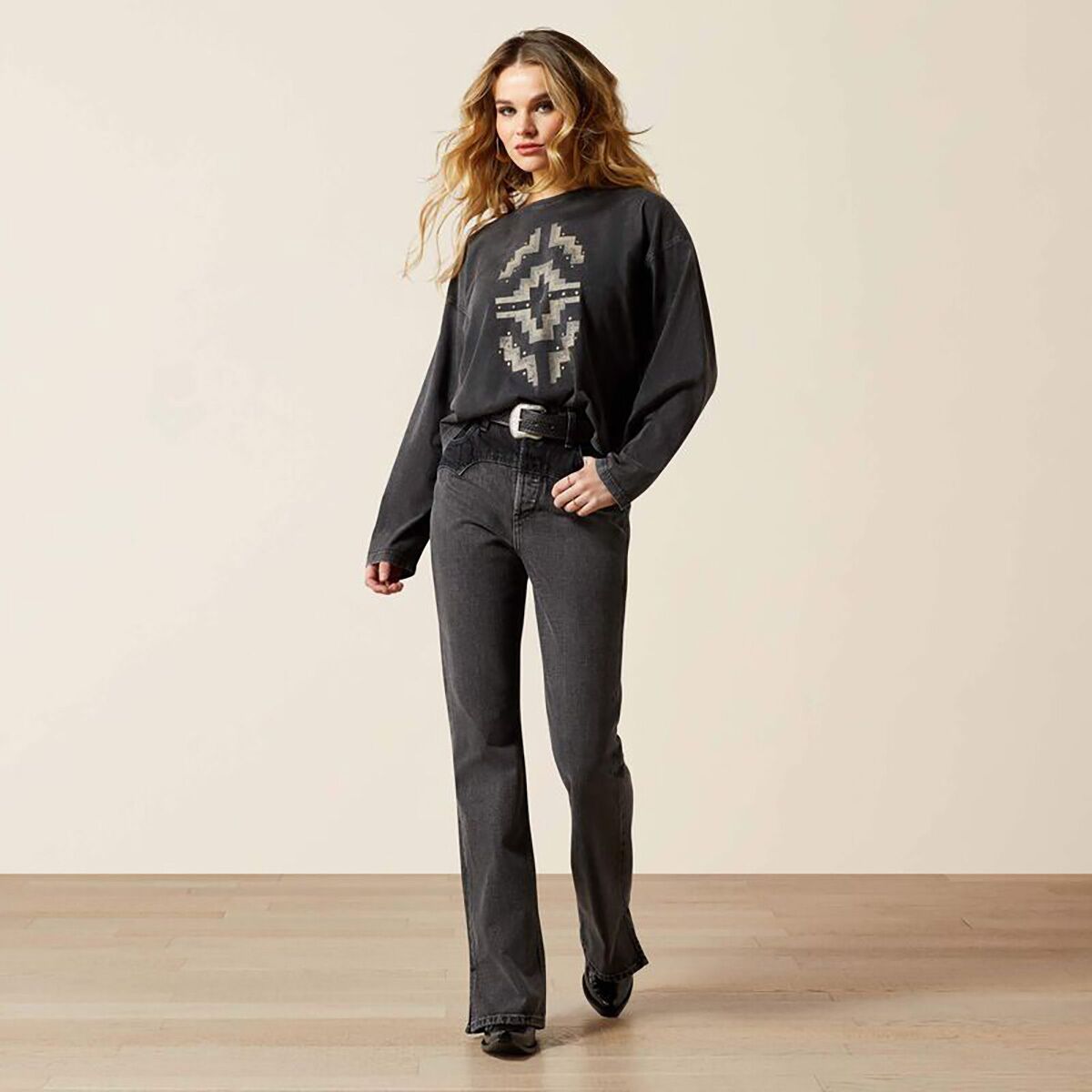 (取寄) アリアット レディース T-シャツ - ウィメンズ Ariat women Hesperia T-Shirt - Women's Black Mineral Wash