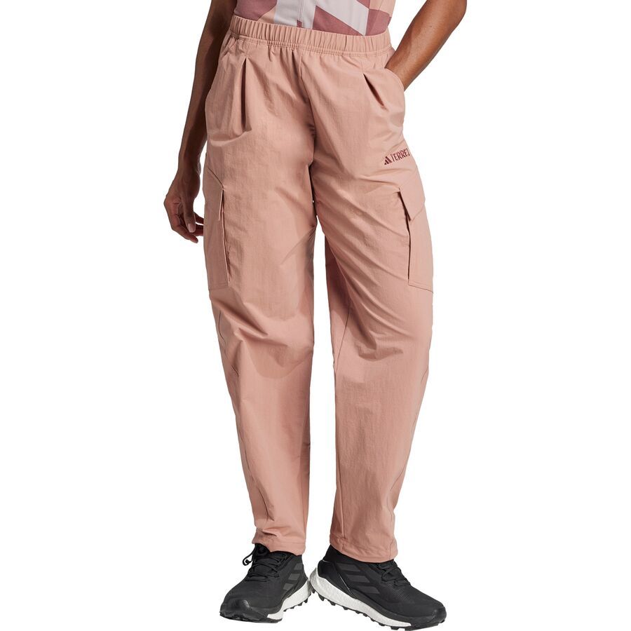 ■商品詳細■ブランドAdidas TERREXアディダステレックス■商品名Xploric Cargo Pant - Women'sXプロリック カーゴ パンツ - ウィメンズ■商品状態新品・並行輸入品■色Warm Clay■責任あるコレクションリサイクル/再利用■素材93% リサイクル ナイロン、7% エラスタン■フィットゆったり■スタイル貨物■レッグオープニング伸縮性■ウエスト伸縮性あり、ドローコードで調節可能■UPF 評価50■アクティビティカジュアル、ハイキング■備考(取寄) アディダステレックス レディース Xプロリック カーゴ パンツ - ウィメンズ Adidas TERREX women Xploric Cargo Pant - Women's Warm ClayAdidas TERREX パンツ レディース ズボン アウトドア スポーツ ブランド 女性 カジュアル 大きいサイズ ビックサイズbc-ADAZ0P5