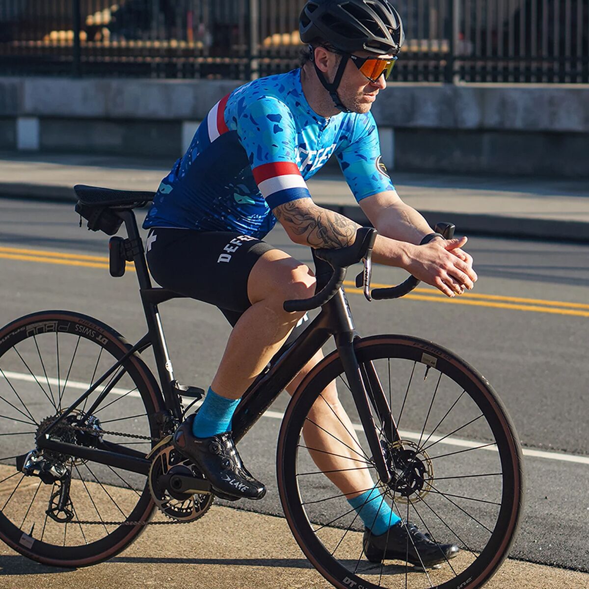 (取寄) デフィート ウールイーター プロ 6インチ D-ロゴ ソックス DeFeet Wooleato...