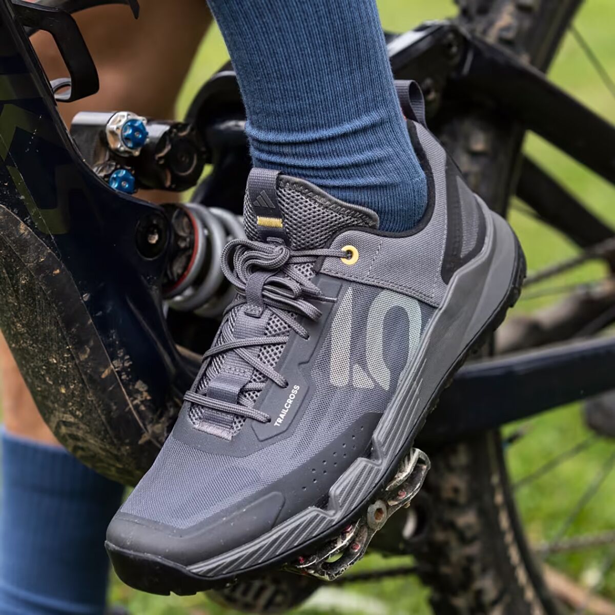 (���) �ե����֥ƥ� ��� �ȥ쥤�륯���� Lt ��������� ���塼�� - ��� Five Ten men Trailcross LT Cycling Shoe - Men's Charcoal/Putty Grey/Oat