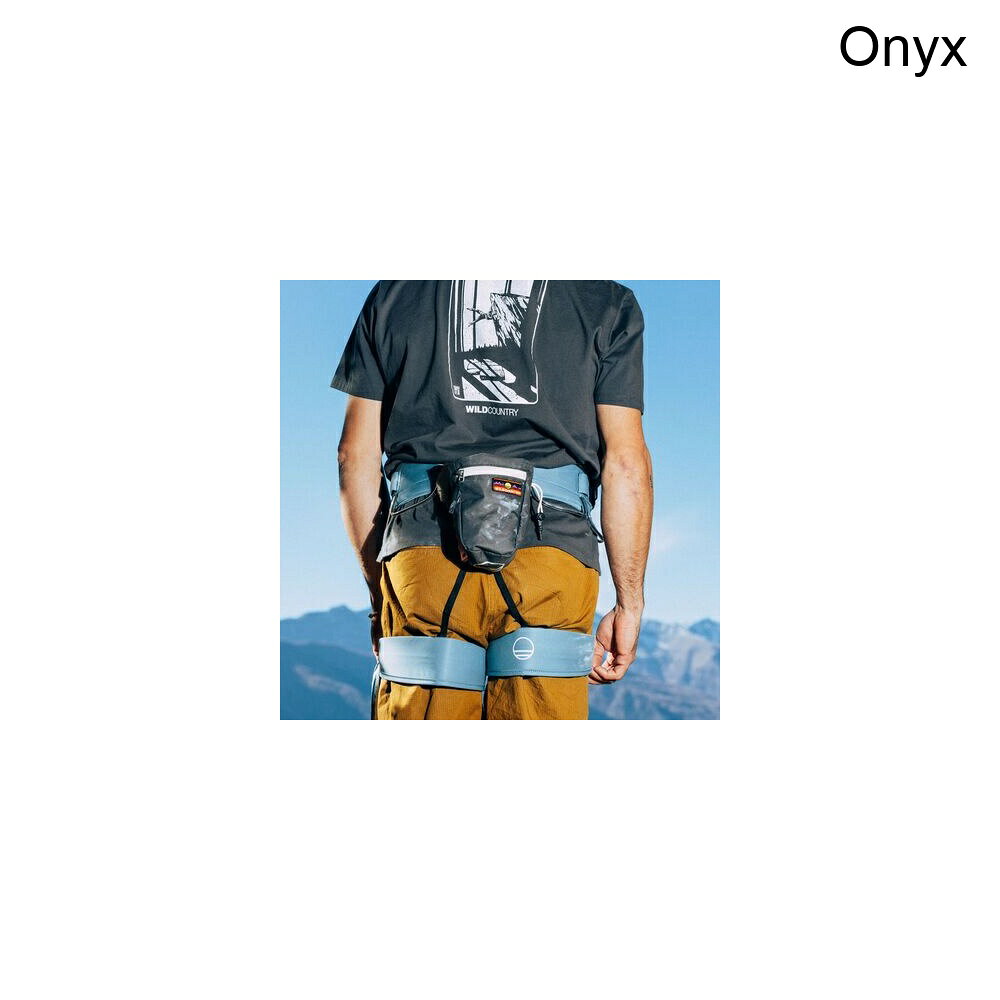 ジェットラグ楽天市場店の(取寄) ワイルドカントリー フロウ チョーク バッグ Wild Country Flow Chalk Bag Onyx｜アングル2
