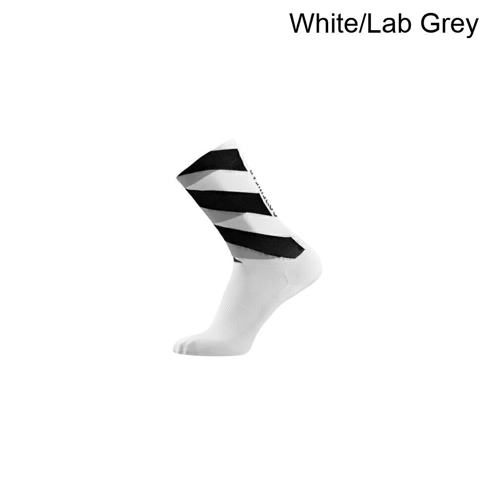 ■商品詳細■ブランドGOREWEARゴアウェア■商品名Essential Signal Socksエッセンシャル シグナル ソックス■商品状態新品・並行輸入品■色White/Lab Grey■備考(取寄) ゴアウェア エッセンシャル シグナル ソックス GOREWEAR Essential Signal Socks White/Lab GreyGOREWEAR メンズ ソックス 靴下 レッグウェア 自転車 サイクリング ブランド 男性 カジュアル ファッション 大きいサイズ ビックサイズbc-gwrg08l