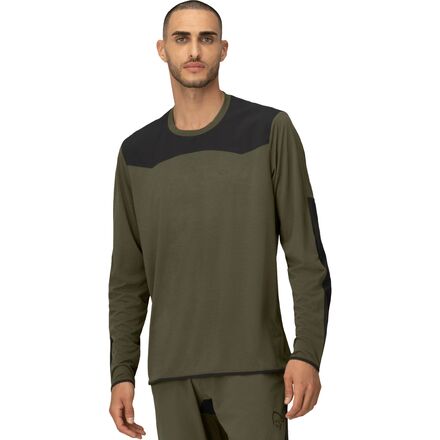 Wear - (取寄) ノローナ メンズ シーボットン イコライザー テック ロング-スローブ - メンズ Norrona men Skibotn Equaliser Tech Long-Sleeve - Men's Olive Night