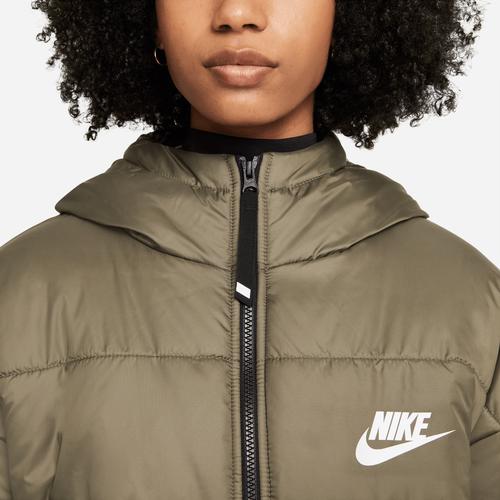 【レディース】 (取寄)ナイキ レディース スポーツウェア クラシック パッファー ジャケット Nike Women's Sportswear Classic Puffer Jacket Olive Black：ジェットラグ店 ブラシのマ