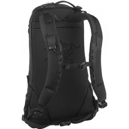 【クーポンで最大2000円OFF】(取寄)アークテリクス ユニセックス アロー 22L バックパック Arc'teryx Men's Arro 22L Backpack Stealth Black