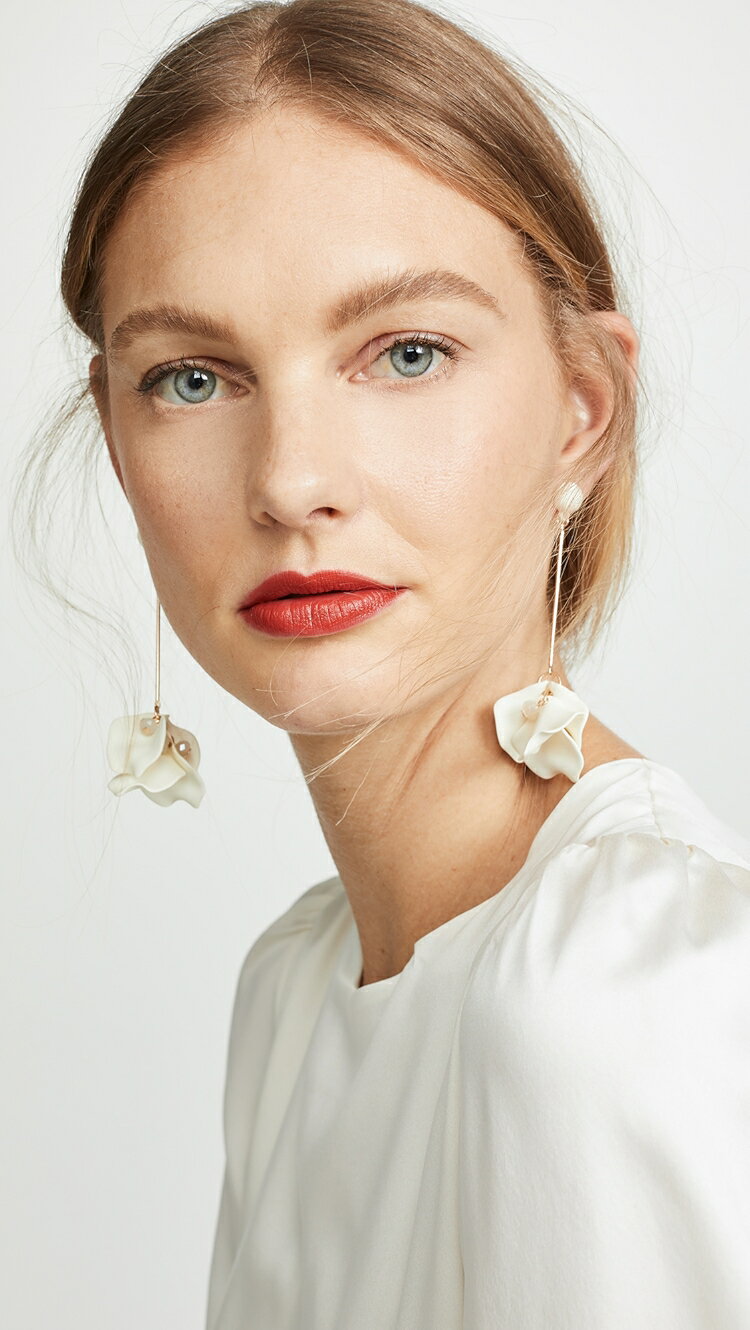 (取寄) ペチュニア イヤリングス SHASHI Petunia Earrings white