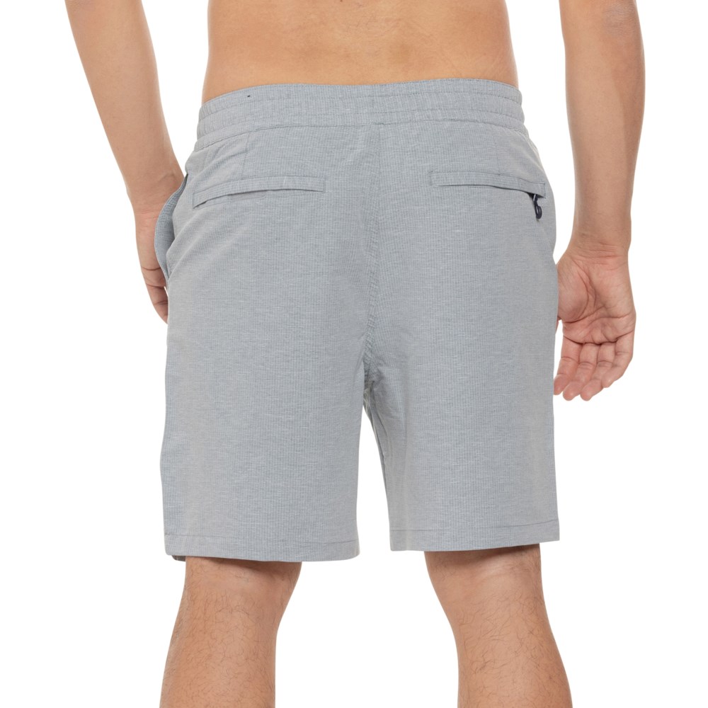 (取寄) エディーバウアー ストレッチ ハイブリット ボレー ショーツ - Upf 50 Eddie Bauer Stretch Hybrid Volley Shorts - UPF 50 Chambray Blue