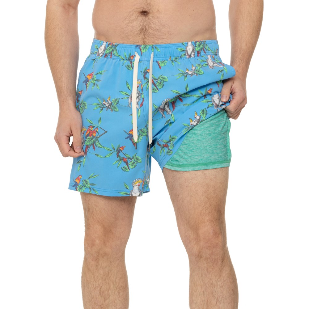 (取寄) フェア ハーバー バンガロー スイム トランクス - ビルト-イン ライナー Fair Harbor Bungalow Swim Trunks - Built-In Liner Blue Parrot Party