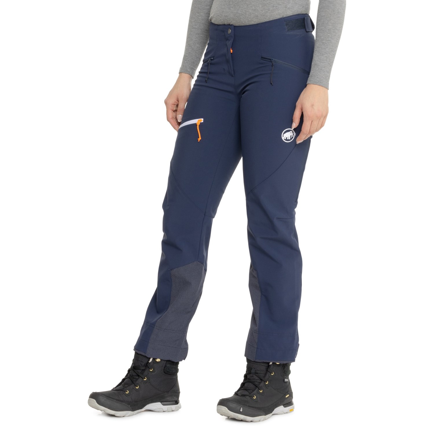 ■商品詳細■ブランドMammutマムート■商品名Taiss Guide Soft Shell Ski Pants タイス ガイド ソフト シェル スキー パンツ■商品状態新品・並行輸入品■色Marine2枚目以降は参考画像となります。詳細タッチファスナーでウエストを調整-ジップフライとスナップ留め-ジップハンドポケット-メッシュ裏地の太ももベント-動きの自由のための関節式の膝-ベトナム製■備考(取寄) マムート タイス ガイド ソフト シェル スキー パンツ Mammut Taiss Guide Soft Shell Ski Pants MarineMammut パンツ レディース ズボン アウトドア スポーツ ブランド 女性 カジュアル 大きいサイズ ビックサイズsi-6kayt