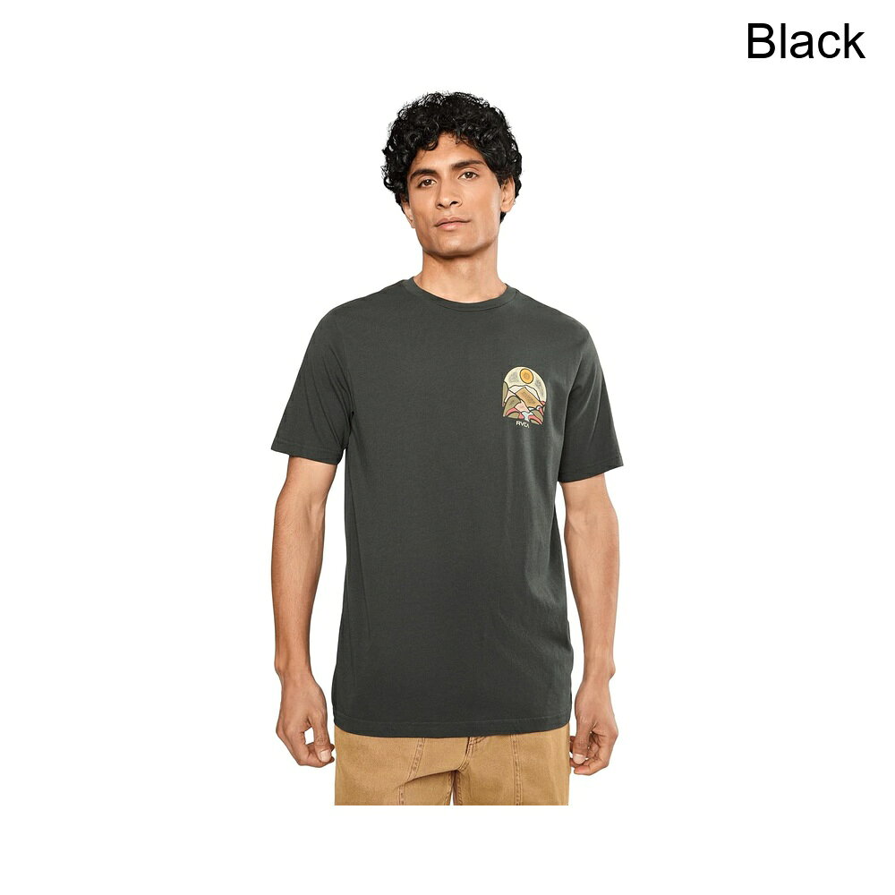 ■商品詳細■特徴 1RVCA®リバーランTシャツを着て、毎日を少しリラックスした気分にしましょう。この必需品は、快適さ、個性、そして effortless スタイルを融合させています。レギュラーフィットでデザインされたこのクラシックなTシャツは、朝の用事から週末の冒険まで簡単に着られるリラックスした感覚を提供します。時代を超えたクルーネックと短い袖が、あなたのお気に入りのジーンズ、ショートパンツ、またはジョガーパンツとシームレスに組み合わせられる多用途なシルエットを作り出し、ストレートヘムがクリーンで洗練された仕上がりを提供します。このTシャツを本当に際立たせるのは、前面と背面の両方に大胆なスクリーンプリントが施された目を引く季節のグラフィックアートワークです。スクリーン加工された内側の首元は肌に対して滑らかな感触を提供し、RVCAのシグネチャーであるレッドステッチのディテールが肩に本物の仕上げを加えています。簡単に着用でき、 effortless スタイルを持つリバーランTシャツは、快適さ、創造性、そして日常的な着用を重視する人々のために作られています。■特徴 2100% コットン。■特徴 3洗濯機で洗えます。■特徴 4輸入品。■備考(取寄) rvca リバーラン rvca River Runメンズ 水着 スイムウェア ブランド カジュアル ファッション 男性 大きいサイズ ビックサイズsix_10050983