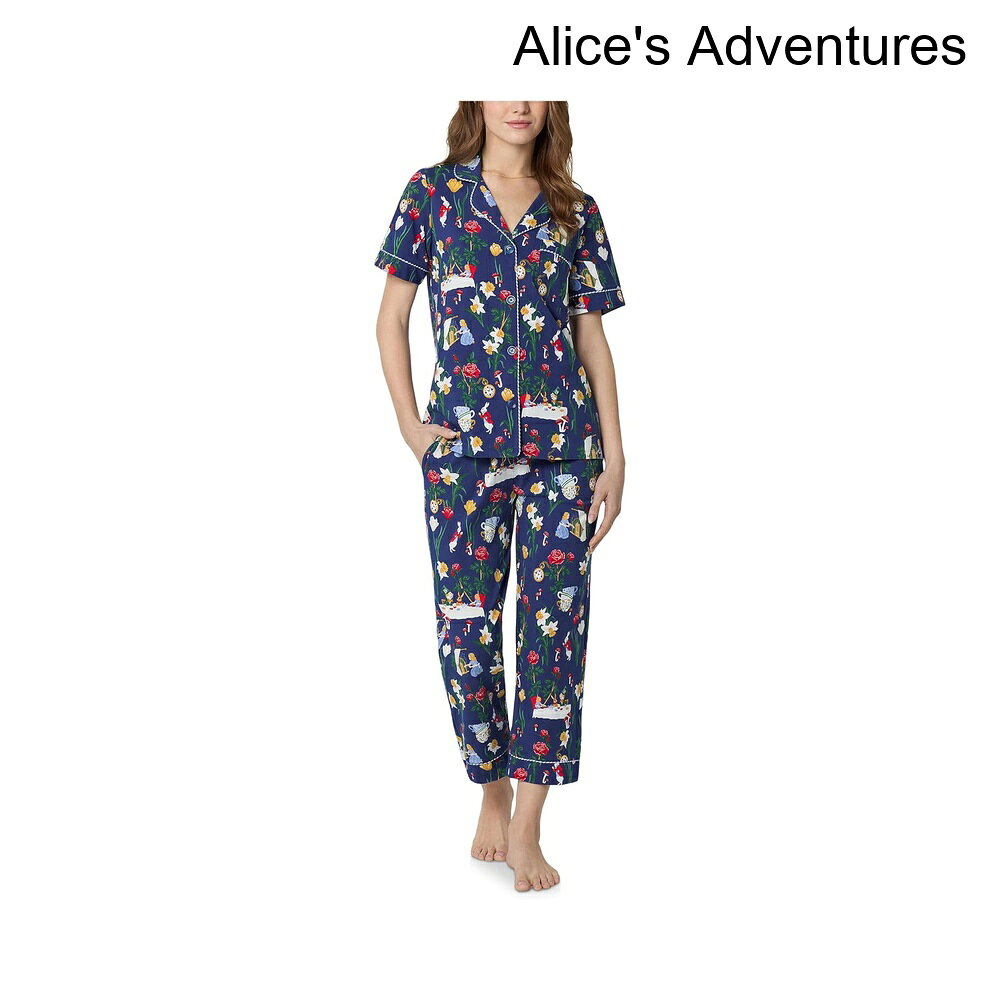 ■商品詳細■特徴 1Bedhead? PJs ショートスリーブ クロップド コットン ニット パジャマセットは、リラックスした贅沢さと遊び心を融合させています。クラシックフィットでデザインされており、時代を超えたノッチラペルカラー、ショートスリーブ、ボタンフロントの留め具が、洗練された男の子から借りたような魅力を演出します。胸のパッチポケットが仕立てられたタッチを加え、便利なスラントポケット付きのプルオンクロップドパジャマボトムスが、簡単で機能的なスタイルを保ちます。エコフレンドリーな生地で作られ、少しのストレッチがあり、非常に柔らかく、通気性があり、肌に優しい感触です。遊び心のある「ニューヨーク、ニューヨーク」のプリントが、リラックスするルーチンに活気ある都市のエネルギーをもたらします。■特徴 293% コットン、7% エラスタン。■特徴 3洗濯機で洗えます。■特徴 4輸入品です。■備考(取寄) ベッドヘッド ショートスリーブクロップドコットンニットパジャマセット bedhead pjs Short Sleeve Cropped Cotton Knit Pajama Setレディース トップス ルームウェア ブランド ファッション 女性 かわいい 正規品 大きいサイズ ビックサイズsix_10052292