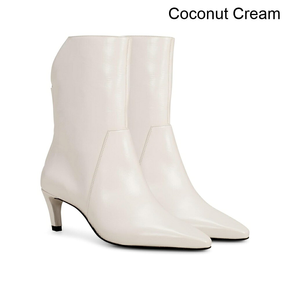 ■商品詳細■特徴 1シックなルックのためにコマヒールをセットしたVince Camuto® Quindeleブーツは、カジュアルとプロフェッショナルなルックにぴったりのフットウェアです。曲線的なトッラインを持つミッドカーフシルエットは、快適さとスタイルを加え、背面のジッパー付きクロージャーは簡単に着用できます。カジュアルなトラウザーからシックなドレスまで、これらの高いブーティはほとんどのアウトフィットと組み合わせるのに最適です。あなたのフットウェアコレクションにスタイリッシュな追加をもたらします。■特徴 2レザーアッパー。■特徴 3合成ライニング付きのパッド入り合成フットベッド。■特徴 4スリッポンスタイル。■特徴 5ポインテッドトゥ。■特徴 6合成アウトソール。■特徴 7ブラジル製。■特徴 8製品の測定はサイズ7、幅Mを使用して行われました。測定値はサイズによって異なる場合がありますのでご注意ください。■特徴 9測定値：ヒールの高さ：2 1⁄5インチ、周囲：11インチ、シャフト：8 1⁄10インチ■備考(取寄) ヴィンス・カムート クインデレ vince camuto Quindeleレディース ブーツ サイドゴア シューズ ブランド 女性 ファッション 大きいサイズ ビックサイズsix_9932272