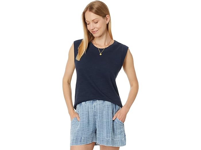 ■商品詳細■ブランドFaherty ファリティ■商品名Faherty Heritage Slub Muscle Tankヘリテージ スラブ マッスル タンク■商品状態新品未使用・並行輸入品■色Navy Blazer■詳細この製品を構成する主要な材料には、最低20パーセントの有機物が含まれています。-レギュラーフィット.-プル-オンスタイル.-クルーネック.-ノースリーブ構造.-ストレートヘム.-オーガニックコットン100％.-洗濯:洗濯機洗い/水温30度以下/弱タンブラー乾燥-製品の寸法は(SM)サイズを用いてます。 寸法はサイズによって異なる場合がございます。予めご了承下さい。-寸法:長さ:53.34cm■備考(取寄) ファリティ レディース ヘリテージ スラブ マッスル タンク Faherty women Heritage Slub Muscle Tank Navy BlazerFaherty ファリティ レディース シャツ インナー トップス ファッション ブランド カジュアル 大きいサイズ ビックサイズ zp-9904887