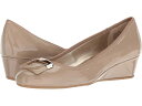 (取寄) バンドリーノ レディース タッド Bandolino women Tad Cafe Latte Sleek Patent PU/Lycra
