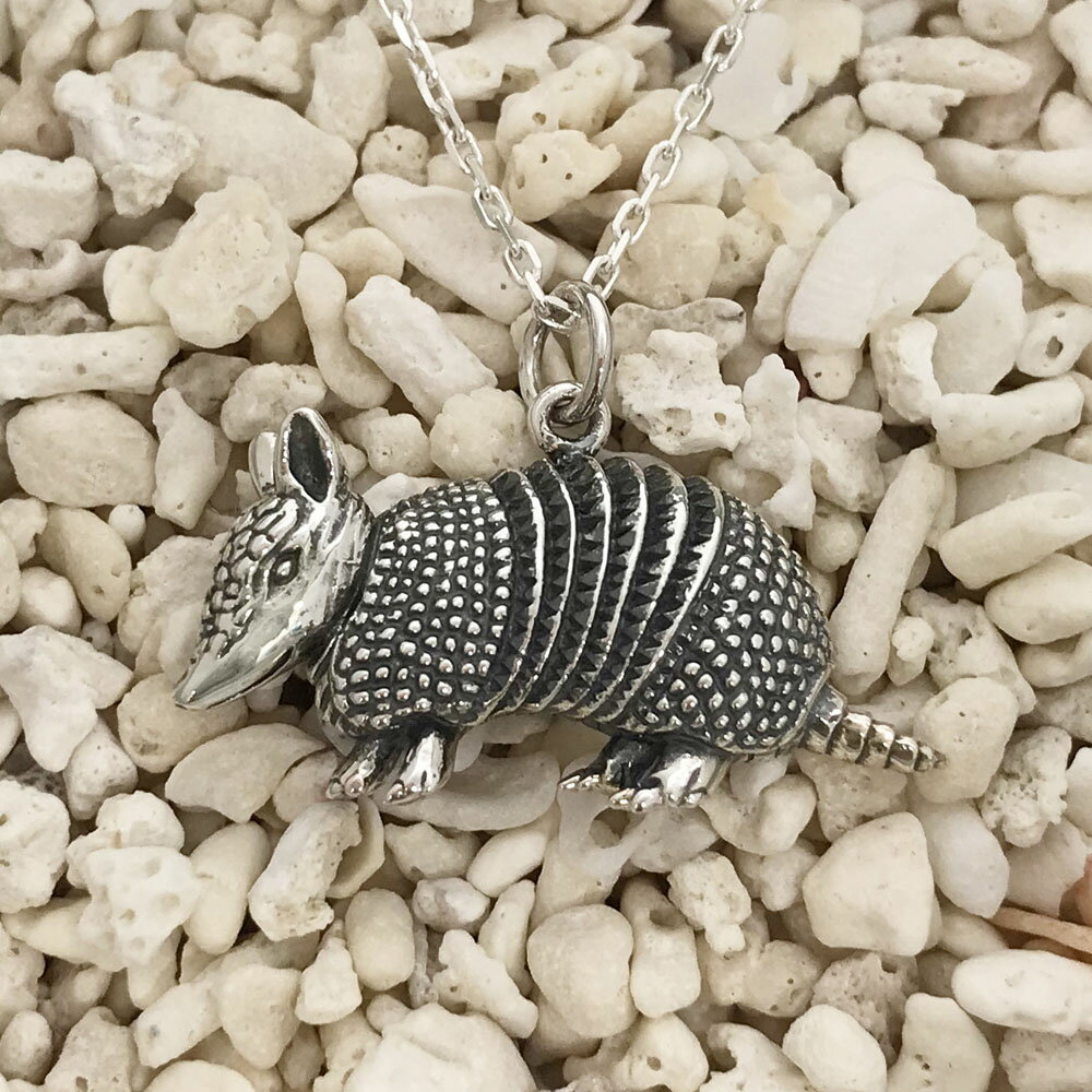 アルマジロ ネックレス ペンダント トップ 送料無料 レディース メンズ シルバー925 かわいい オシャレ シンプル