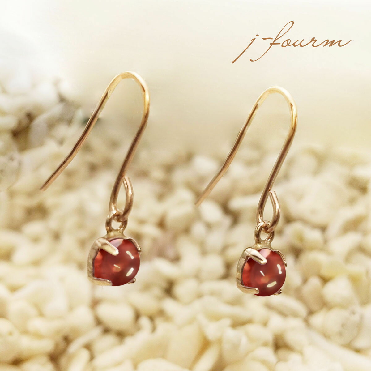 ガーネット ピアス K10 ピンクゴールド 3mm カボション フックピアス 一粒 アメリカンピアス ゴールド 両耳用 10K 送料無料 fourm クリスマス ギフト 母の日 レディース メンズ 男性 女性 ラッピング 包装 袋 誕生日 プレゼント ケース 箱 華奢