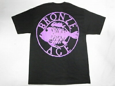 BRONZE AGE ブロンズエイジ ネオンカラーシリーズ ラウンド サークル フィッシュ Tシャツ 黒xパープル BRONZE AGE ブロンズエイジ ネオンカラーシリーズ ラウンド サークル フィッシュ Tシャツ 黒xパープル