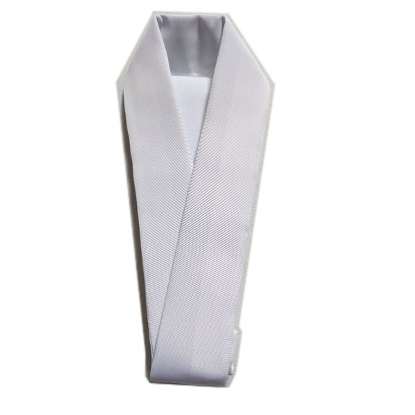 らくらくタイプ用の替え衿です。 ファスナー式の半襦袢の衿に付ける専用の衿です。 日本製 【　色　】白 　塩瀬衿（秋〜春用） 【素　材】表地：ポリエステル100％　裏地：綿65％、ポリエステル35％ 【サイズ】フリー