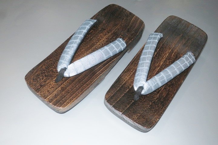 男性焼き桐下駄M〜Lサイズ25.5cm К銀ネズの石垣文様 大人柄
