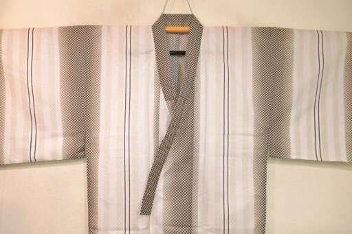 遠州木綿東京友禅調 男性着物単衣・浴衣 裄68丈142К江戸前 白地に薄茶の染め分け暈し市松 モダンクラシック