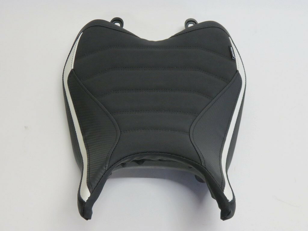 TRIUMPH用 デイトナ660 Daytona 660 2024 以降 カスタム フロントシート 10mm アップ ストライプ 白