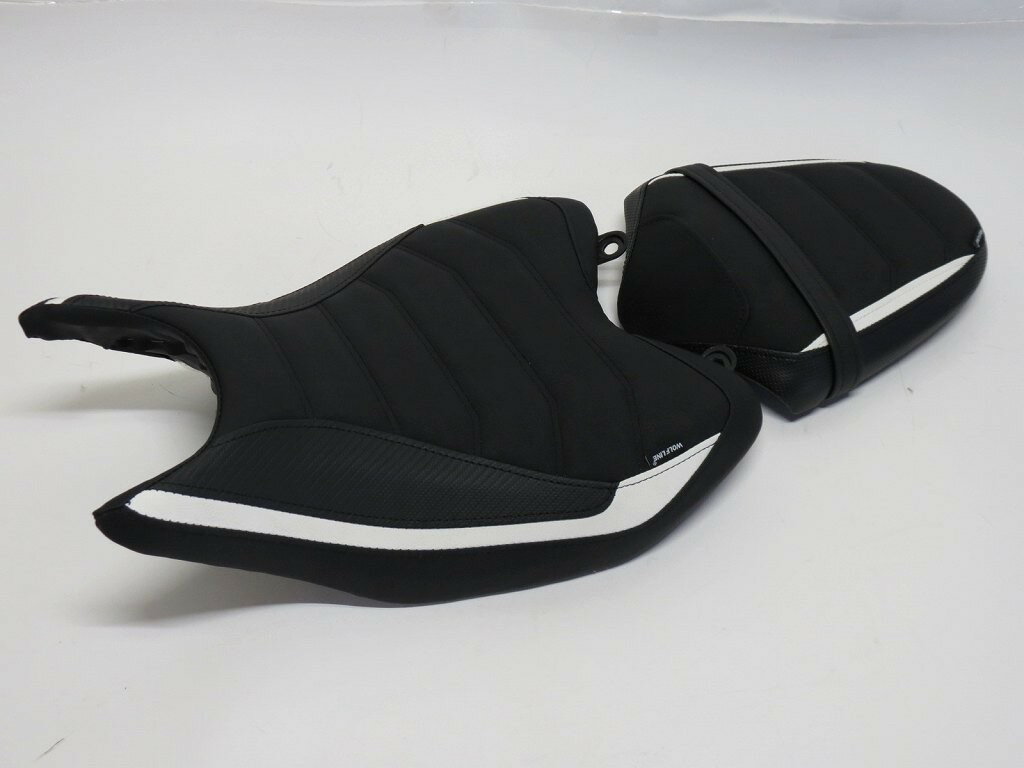 TRIUMPH用 デイトナ660 Daytona 660 2024 以降 カスタム フロント & リアシート 10mm アップ ストライプ 白