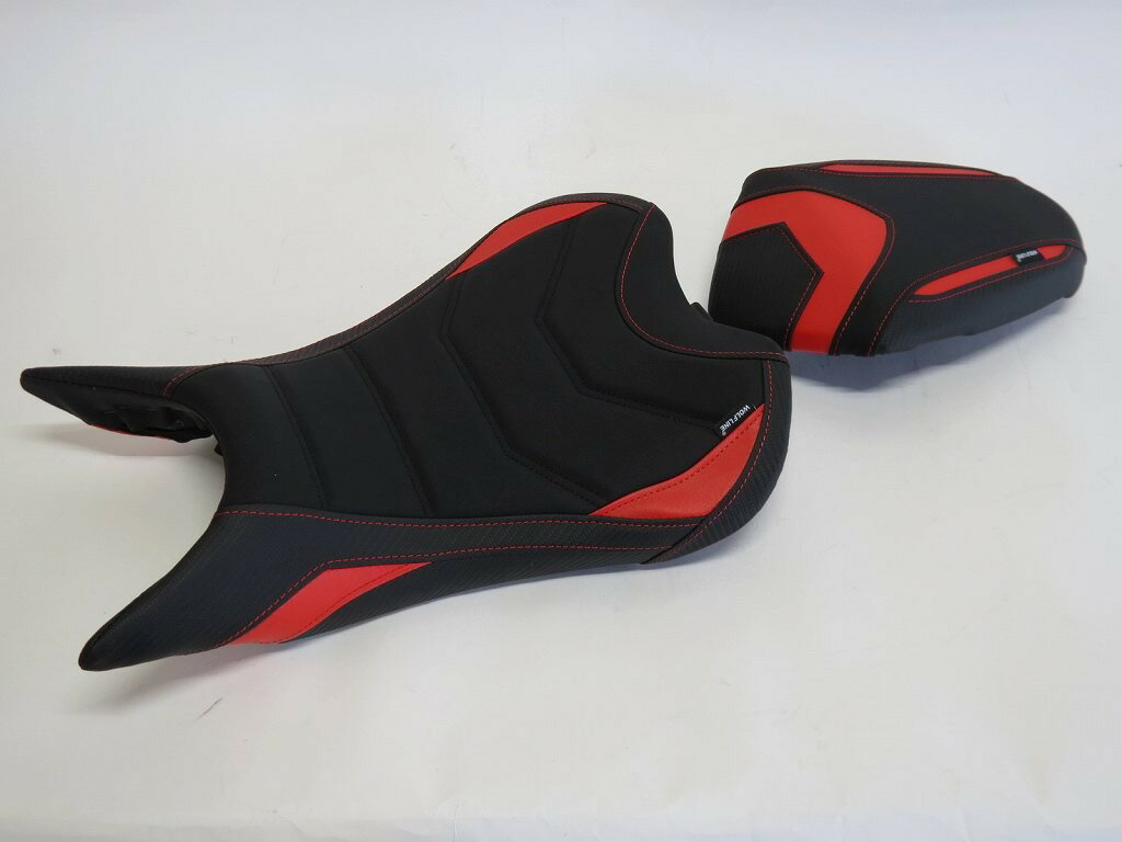 TRIUMPH用 STREET TRIPLE 765 S / R / RS 2023 以降 カスタム フロント＆ リア シート 10mm アップ ストライプ 赤