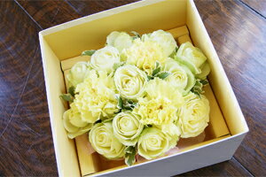 父の日 お中元 母の日 カーネーション プレゼント フラワーケーキ ギフト 【 薔薇とカーネーションのクリームケーキ 】 送料無料 母 鉢植え 鉢 花 セット ハーバリウム 花束 ボックス 胡蝶蘭 観葉植物 プリザーブドフラワー 花ギフト スイーツ 誕生日 ポイント消化