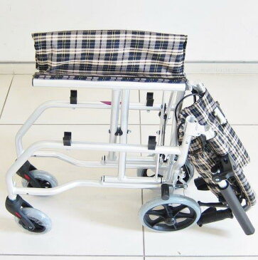 車椅子 車イス 車いす 簡易 介護 軽量 折りたたみ 送料無料 カドクラ KADOKURA 足こぎ専用　簡易型車椅子 ネクスト コーギー　8インチ　A501-CORGI