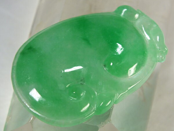 ■龍香堂■☆ミャンマー氷種翡翠（アイスジェダイト）トップ「如意」40mm（d44）