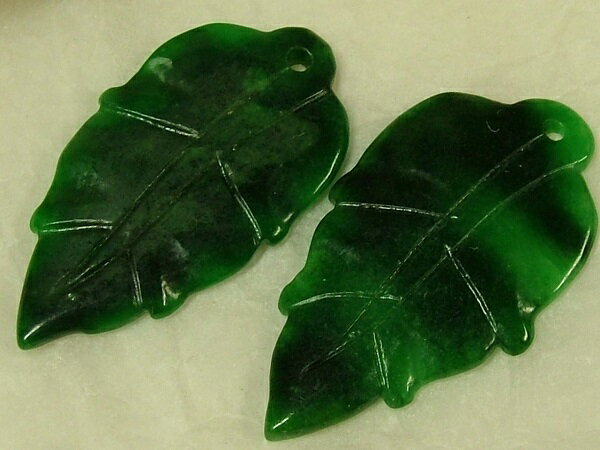 ■龍香堂■☆ミャンマー翡翠（ひすい）トップ「福葉」29mm（2P）