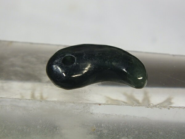  龍香堂  糸魚川翡翠（ひすい）勾玉20mm