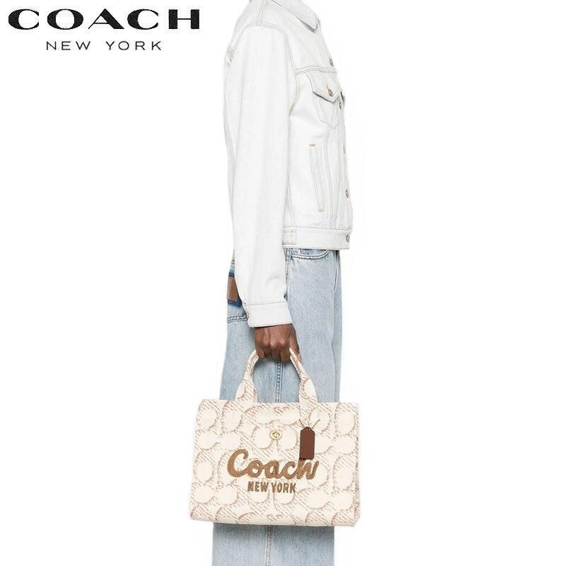 コーチ COACH バッグ 2025新作 CAM70 トートバッグ ショルダーバッグ 2WAY 斜め掛け クロスボディ レディース ブティックライン COACH 新作 カーゴ トート シグネチャー キャンバス ナチュラルマルチ 正規品 日本未入荷
