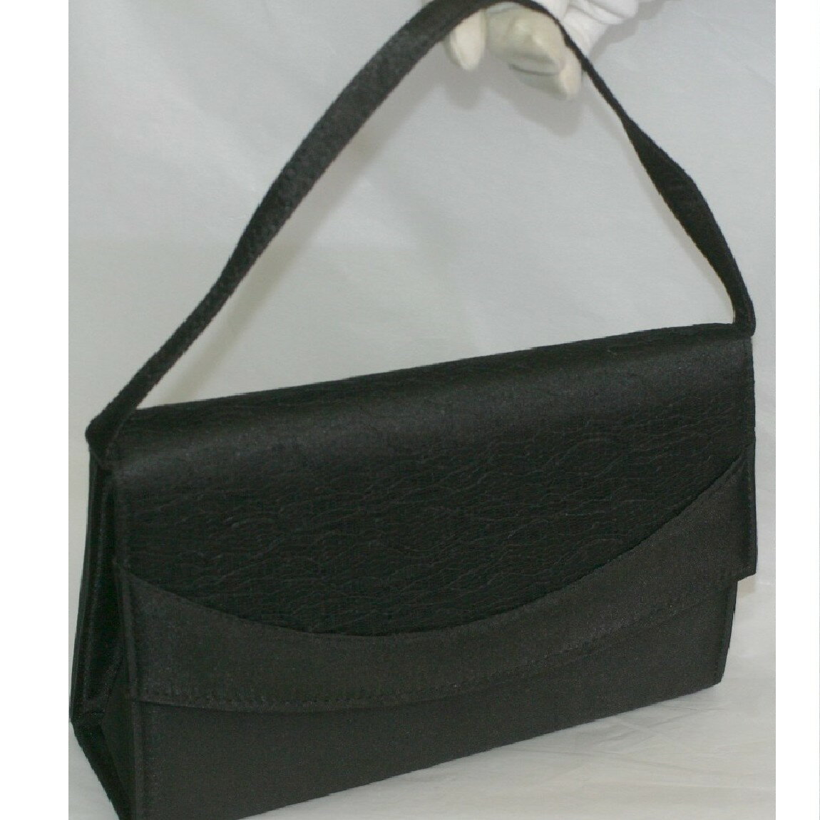 楽天質カラーズ【中古】本物綺麗女性用冠婚葬祭に最適な黒いレース素材バッグ　サイズW24H16D6,5cm　○C12-339-4