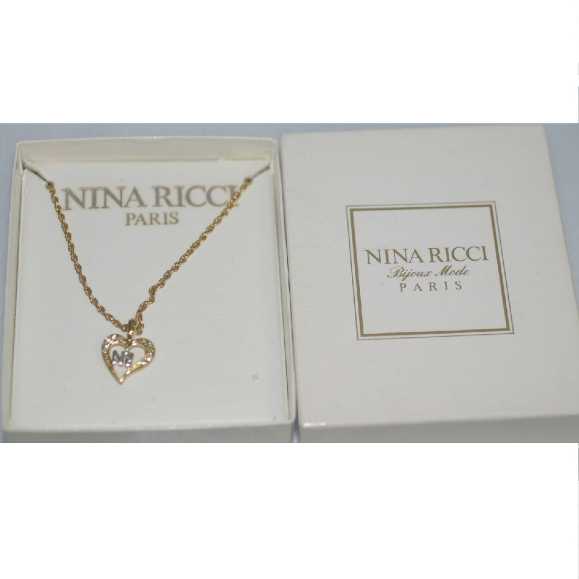 【中古】本物綺麗ニナリッチ銀色ロゴハートの形のトップ付き金色チェーンネックレス プレゼントに最適 〇B10-59-1