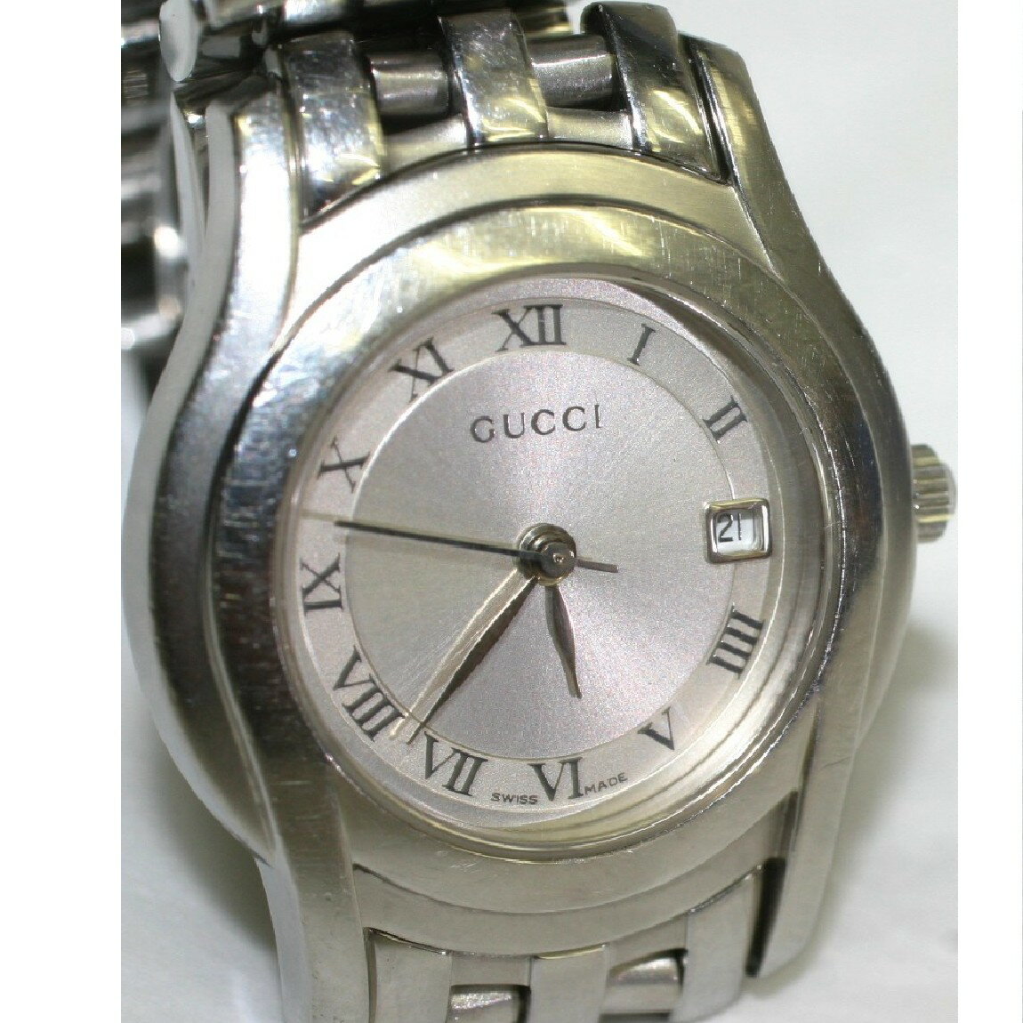 【中古】完動美品グッチ女性用シルバー丸い時計5500L　1ヶ月保障つき　○A12-164