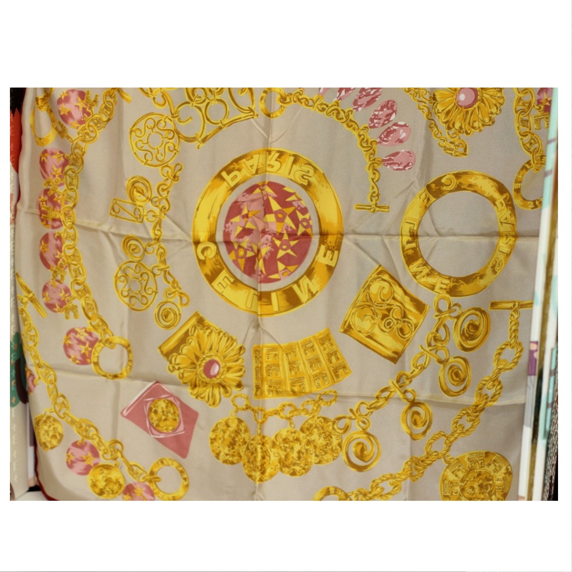【中古】本物綺麗セリーヌの女性用86x86cmシルク素材のスカーフ 〇D17-62