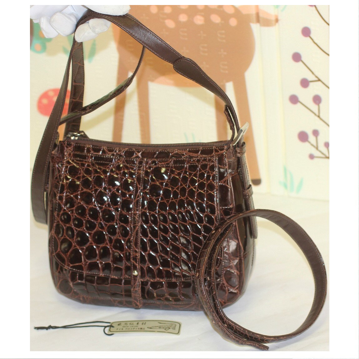 【中古】綺麗焦げ茶色クロコダイル素材2本のショルダーストラップ付の丈夫で高級感漂うショルダーバッグ サイズW22,5H18,5D9cm 〇C17-160 X4