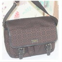 【中古】本物綺麗コーチの男女兼用焦げ茶x黒色キャンバス素材ミニシグネチャー模様メッセンジャーバッグF70283 サイズW31H23D12cm 〇C18-36 保...