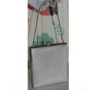 【中古】本物ほぼ新品シルバーカラー(銀色)のパーティーバッグ サイズW13,5H15D3cm 〇C18-127-3 X-40