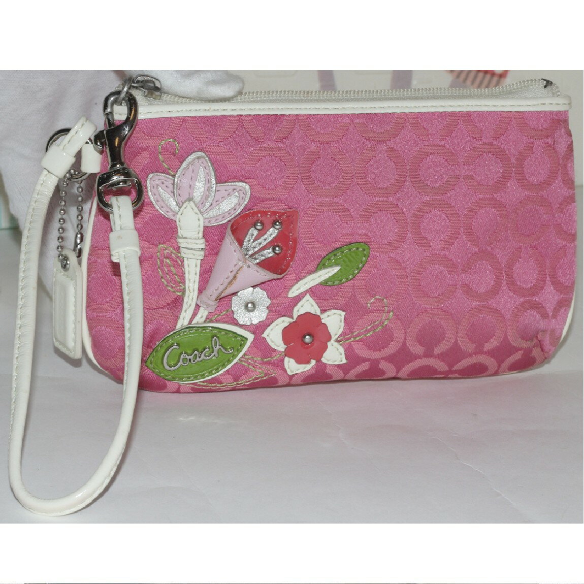 【中古】本物美品コーチ女性用オプアートピンクxフラワーモチーフのハンドポーチ サイズW18H11D3cm ○C12-224-2 コーチ1