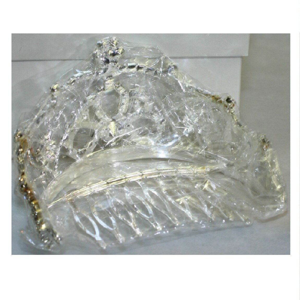 【中古】本物新品未使用フェスタリア女性用沢山のラインストーン入りティアラ7,8x4,3cm ○B11-80-3