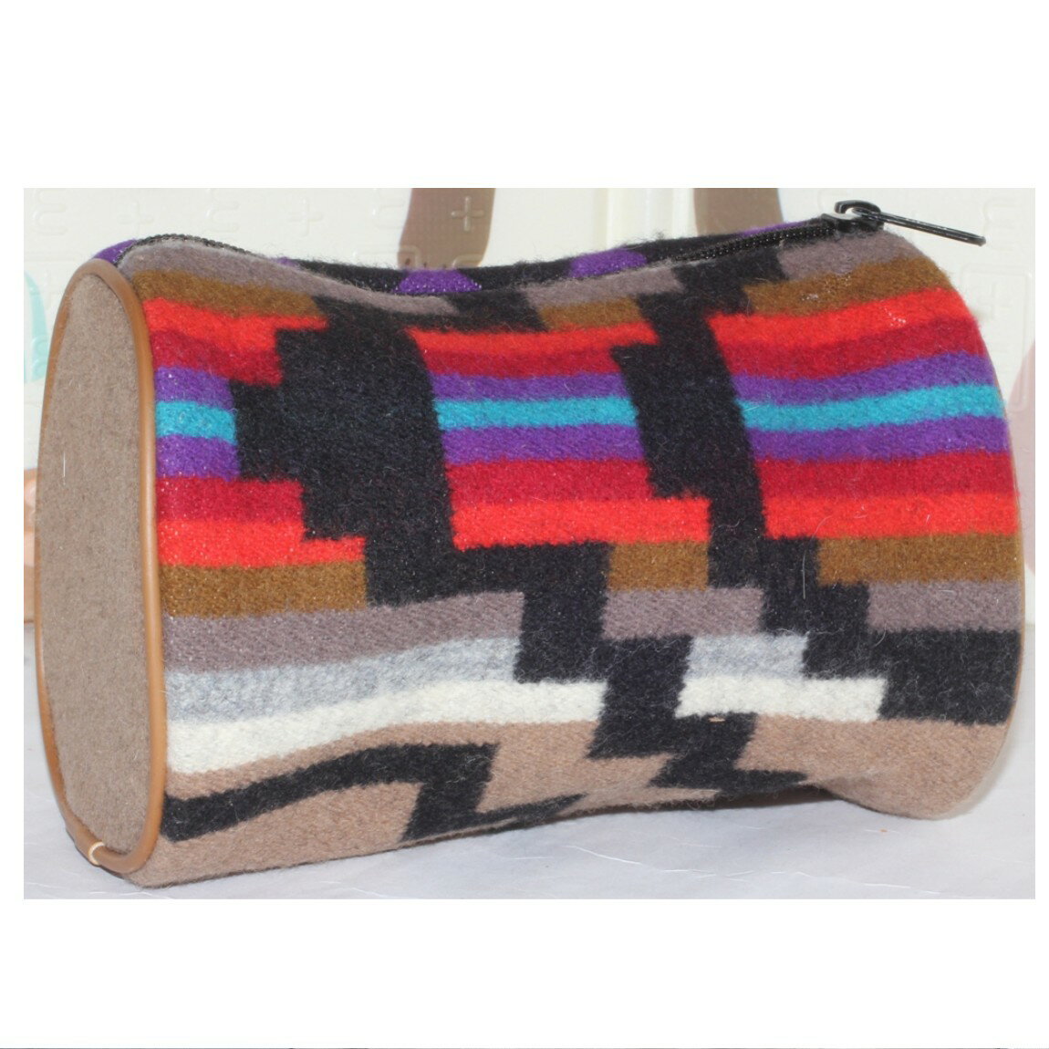 【中古】本物綺麗PENDLETONペンドルトンの女性用カラフルなウール素材のUSA製ポーチ　サイズW19H13D11cm　〇C5-101 X-50 2G6