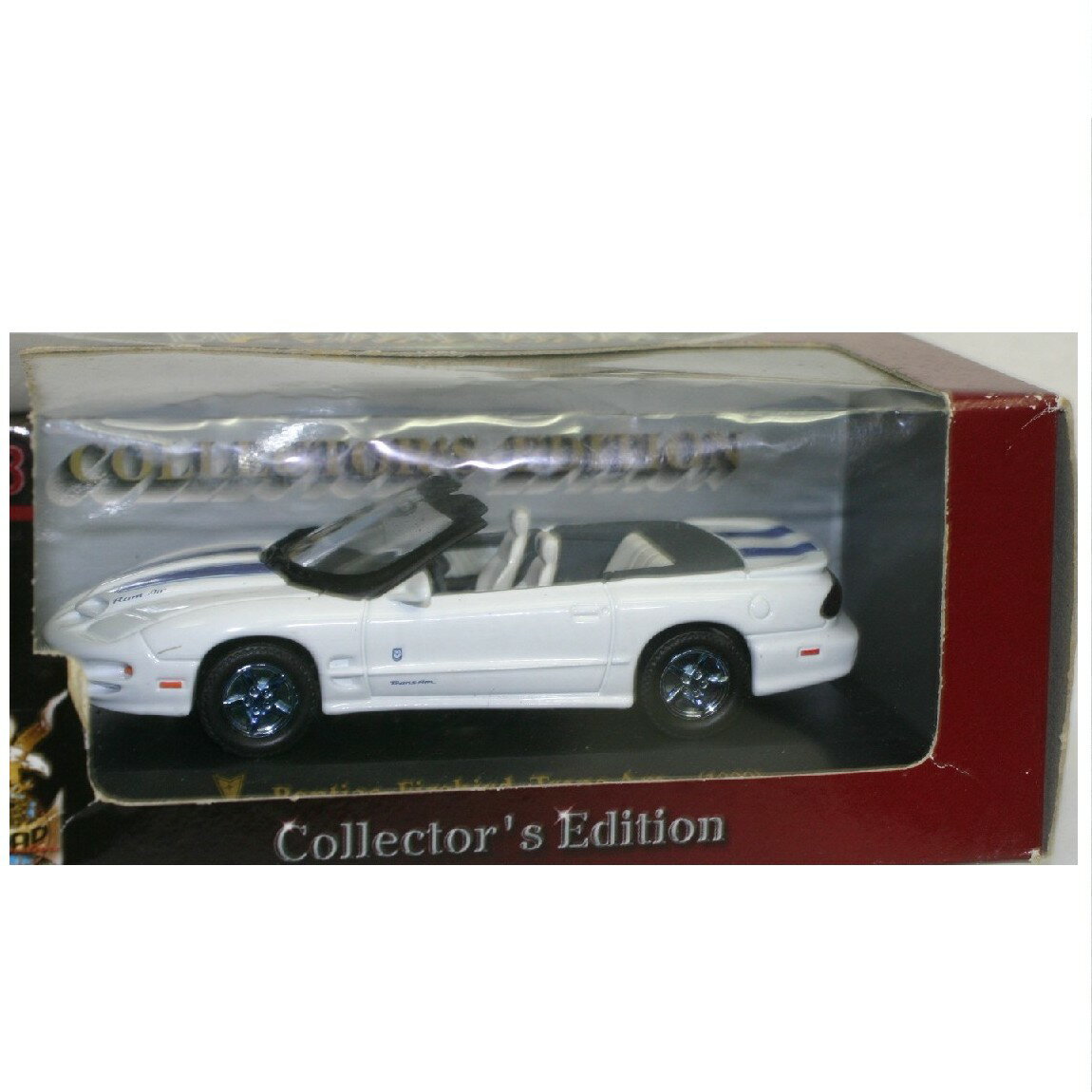 【中古】飾っていましたポンテェアックの1/43サイズの白い1999年モデルトランザムAMダイキャストモデルオープンカー　KM1-19