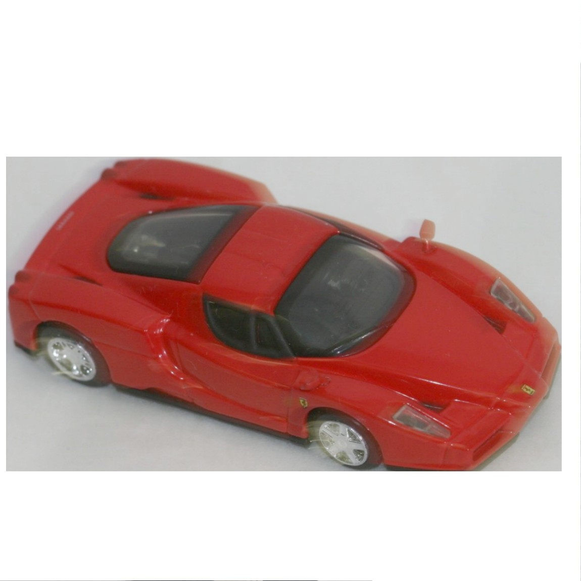 【中古】美品フェラーリのエンツォフェラーリの1/61位の赤いミニカー　〇J11-100-5