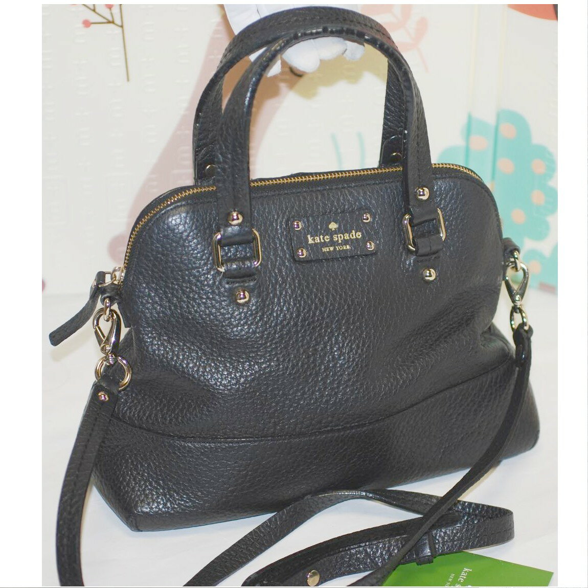 【中古】本物ケイトスペードニューヨークの丈夫な革素材の半円形取り外し可能なショルダーストラップ付斜め掛け可能なショルダーバッグ サイズW28H21D11cm 〇C17-198-1