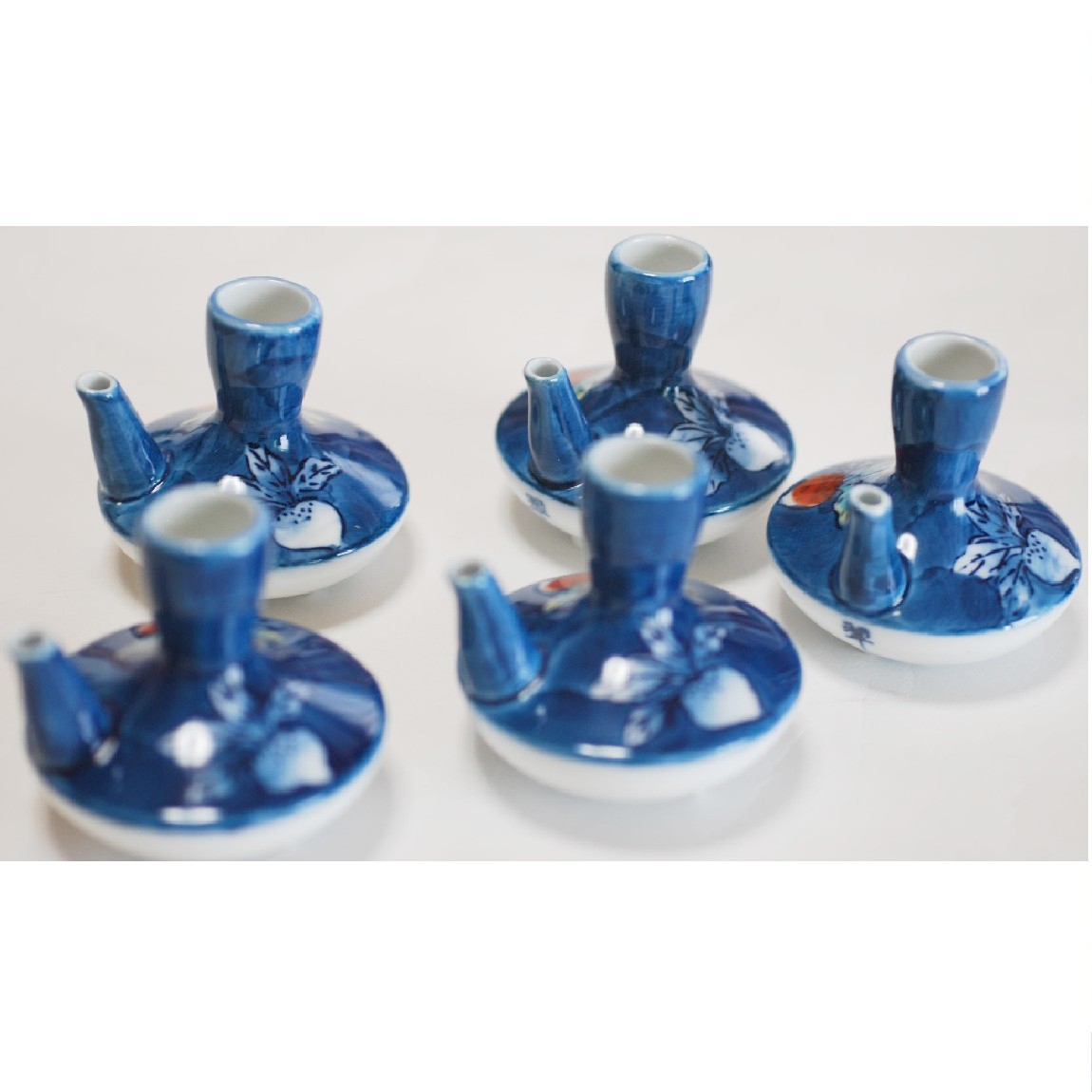 【中古】本物未使用有田焼の山本翠山作の徳利の形をした箸置5客のセット　〇J17-4-4　X5