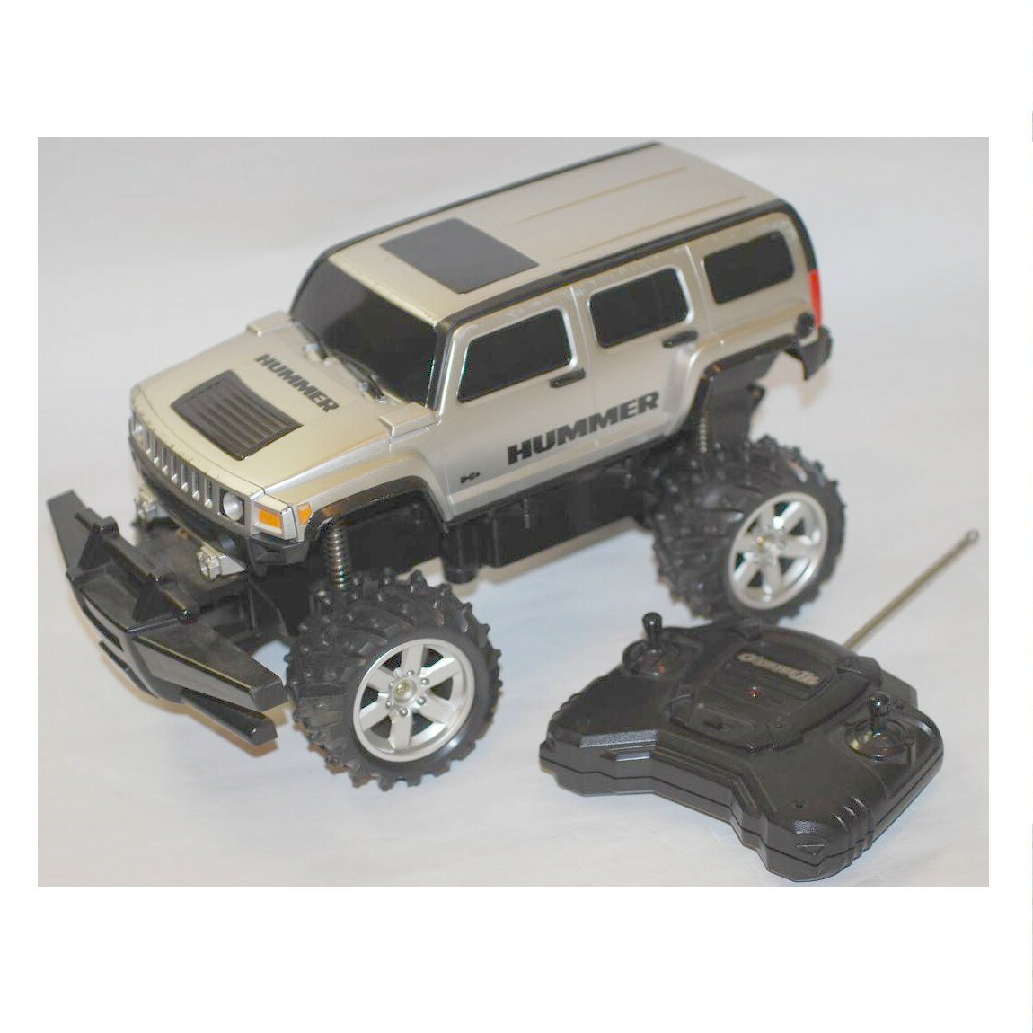 【中古】完動美品HUMMER　H3（ハマー）の1/16モデルラジオコントロールカー　2週間保障付　○J16-46　4-003