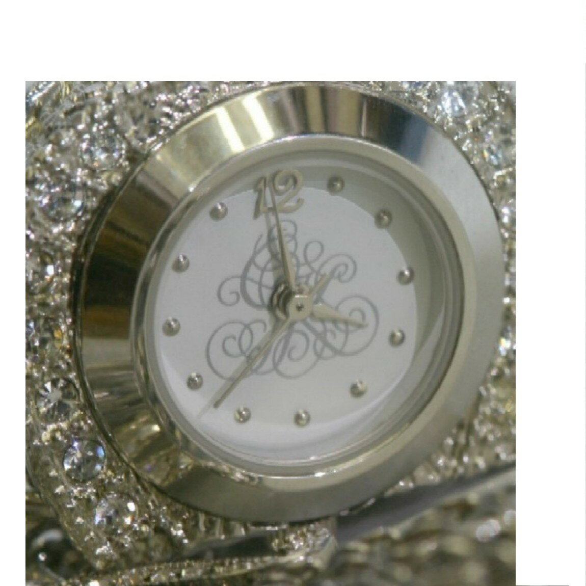 楽天質カラーズ【中古】本物ほぼ新品伊多利屋女性用銀色鞄の形のネックレスタイプ時計綺麗なラインストーンが埋め込まれています　1ヶ月保証付き 290328-2