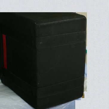 【中古】本物可プロカメラマンが使用していたソフトタイプの黒いキャンバス素材のケース　サイズW42H40D26cmクッション性が優れています